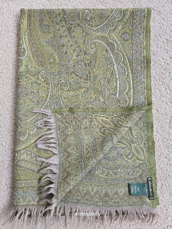 Eddie Bauer Accessories - Eddie Bauer 100% Wool Woven Scarf Green